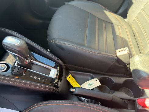 Used 2019 Nissan Kicks SR w/ SR Premium Package image 27