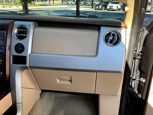 Used 2013 Ford F150 King Ranch w/ King Ranch Luxury Pkg image 18