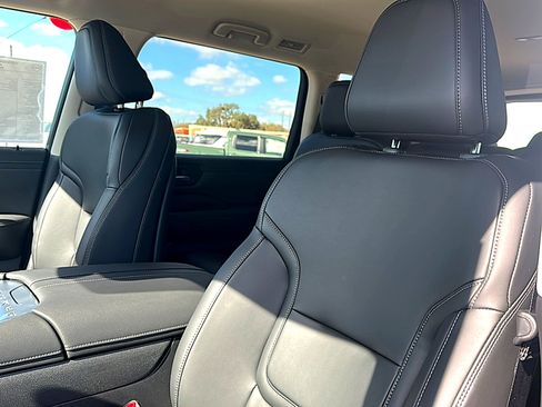 New 2026 Nissan Armada SV image 11