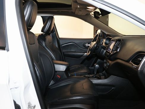 Used 2021 Jeep Cherokee Limited image 16