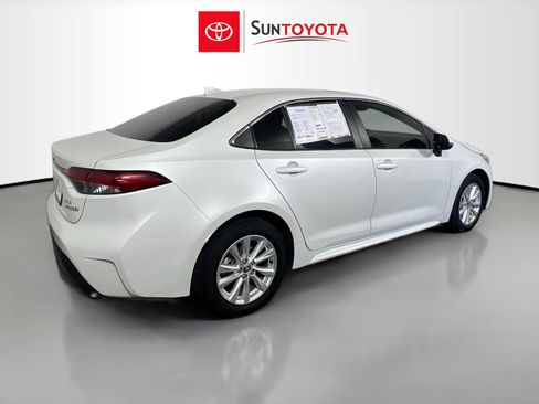 Used 2024 Toyota Corolla XLE FWD image 4