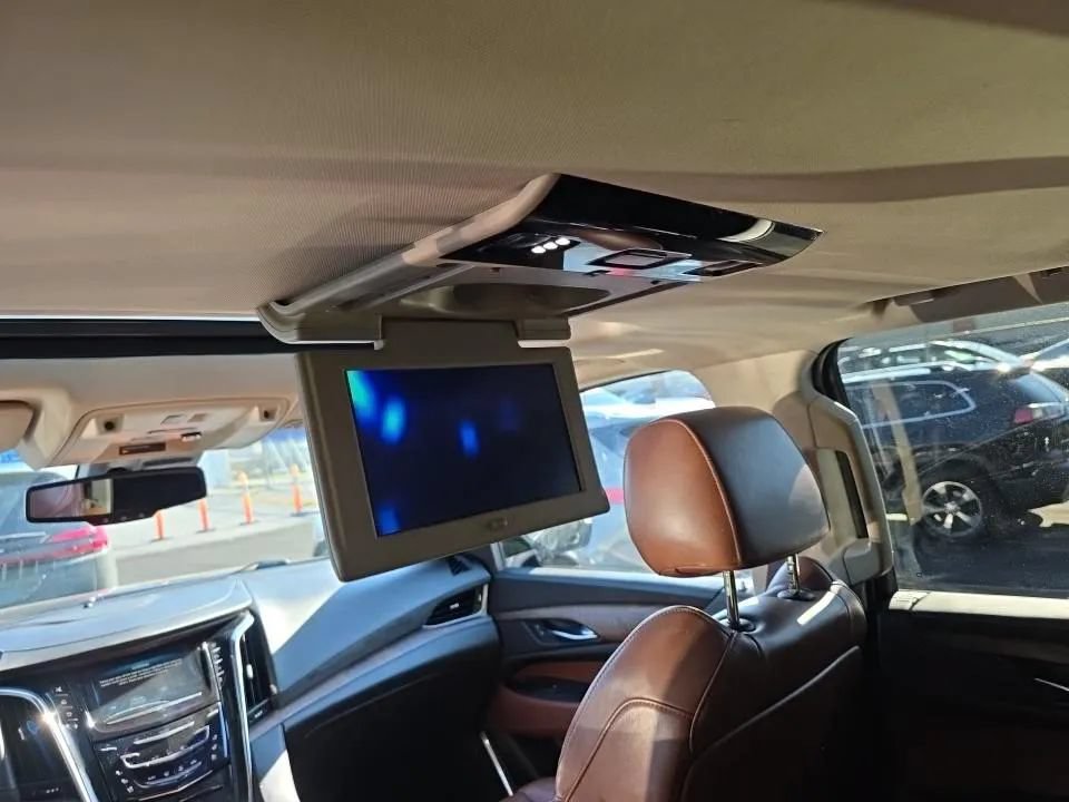 Used 2015 Cadillac Escalade Premium AWD/4WD image 10