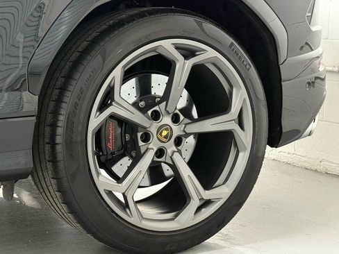 Used 2021 Lamborghini Urus image 63