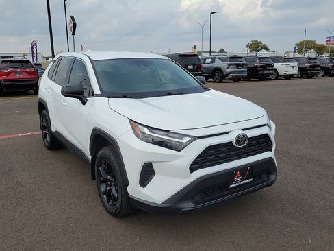 Used 2024 Toyota RAV4 LE image 6
