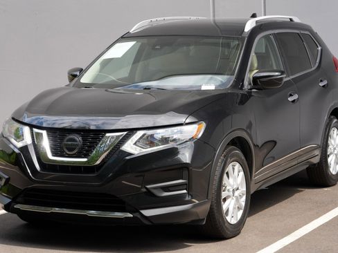Used 2020 Nissan Rogue SV FWD image 42