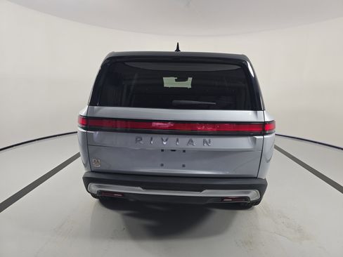 Used 2023 Rivian R1S Adventure image 4