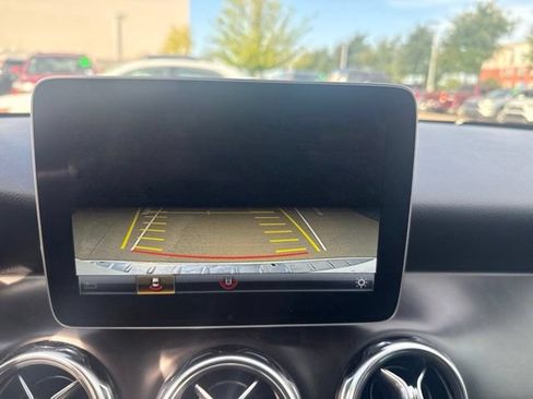 Used 2019 Mercedes-Benz GLA 250 4MATIC image 9