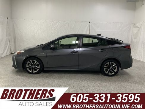 Used 2022 Toyota Prius image 1