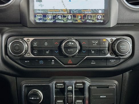 Used 2023 Jeep Wrangler Unlimited Sahara w/ Cold Weather Group AWD/4WD image 23