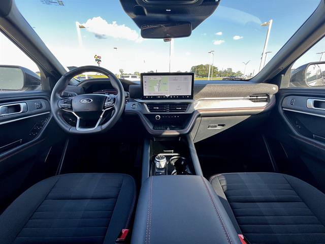 Used 2025 Ford Explorer ST-Line w/ Premium Package RWD image 15