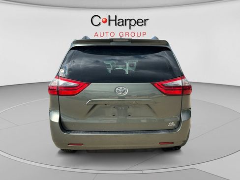 Used 2020 Toyota Sienna LE AWD/4WD image 4