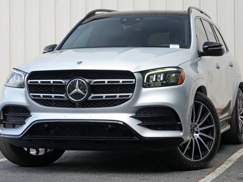 Used 2021 Mercedes-Benz GLS 580 4MATIC image 3