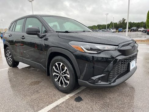 Used 2024 Toyota Corolla Cross AWD Hybrid image 3