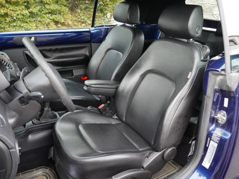 Used 2006 Volkswagen Beetle Convertible w/ Package 1 image 23