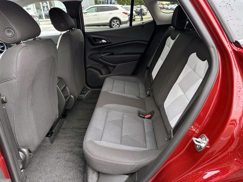 Used 2024 Chevrolet Trax LS w/ LS Convenience Package FWD image 12
