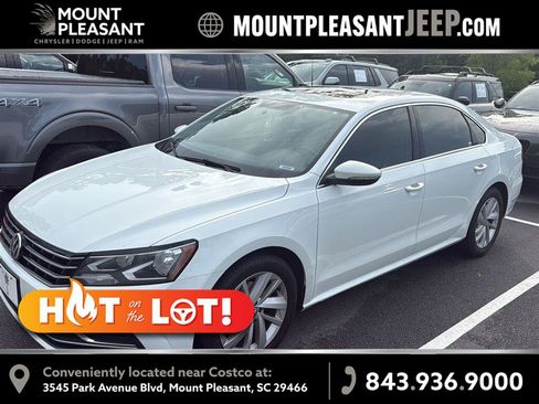 Used 2018 Volkswagen Passat 2.0T SE FWD image 1