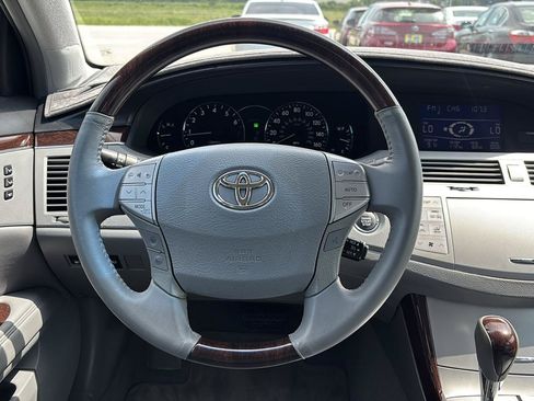 Used 2009 Toyota Avalon Limited FWD image 13