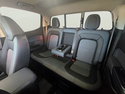 Used 2020 Chevrolet Colorado Z71 w/ LPO, Premium Interior Package image 9