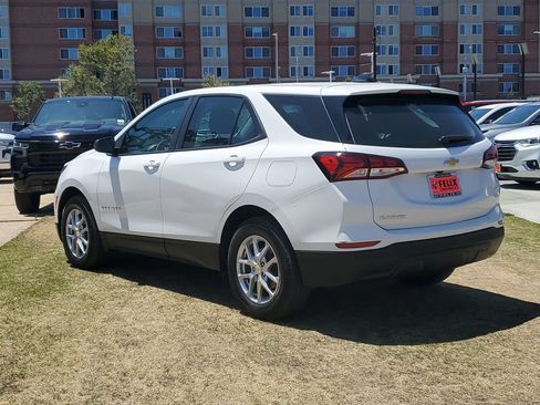 Used 2023 Chevrolet Equinox LS FWD image 5