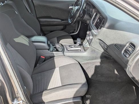 Used 2022 Dodge Charger R/T w/ Blacktop Package image 28