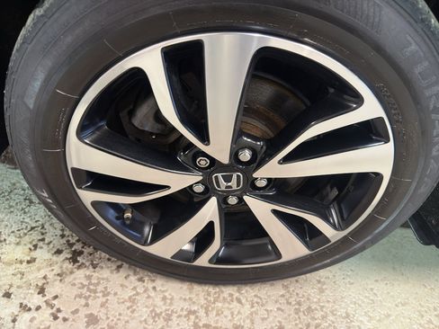 Used 2018 Honda Odyssey Elite image 32