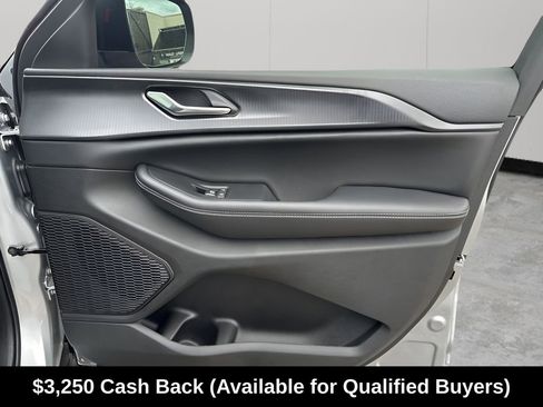 New 2025 Jeep Grand Cherokee Laredo X w/ Luxury Tech Group I RWD image 15
