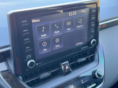 Used 2022 Toyota Corolla LE image 24