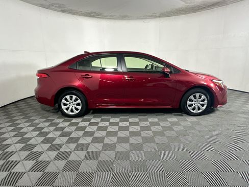 Used 2024 Toyota Corolla LE FWD image 2