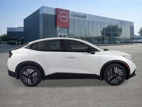New 2026 Nissan Leaf SV+ w/ Floor Mat Package (SV+) FWD image 6