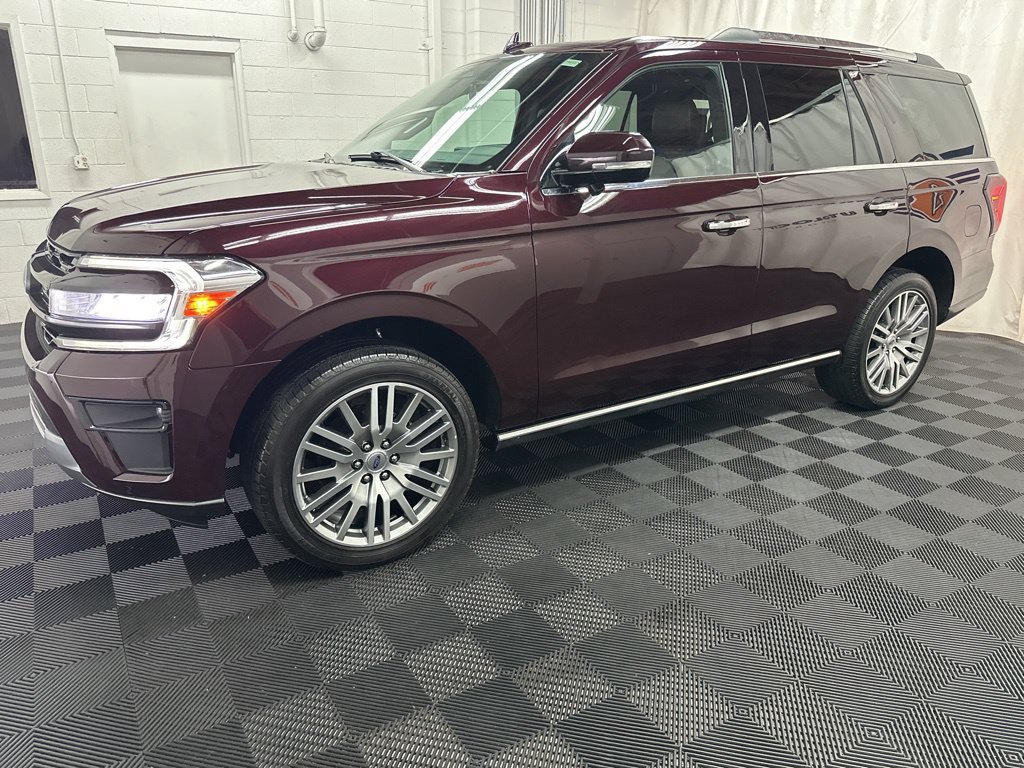Used 2024 Ford Expedition Limited AWD/4WD image 5