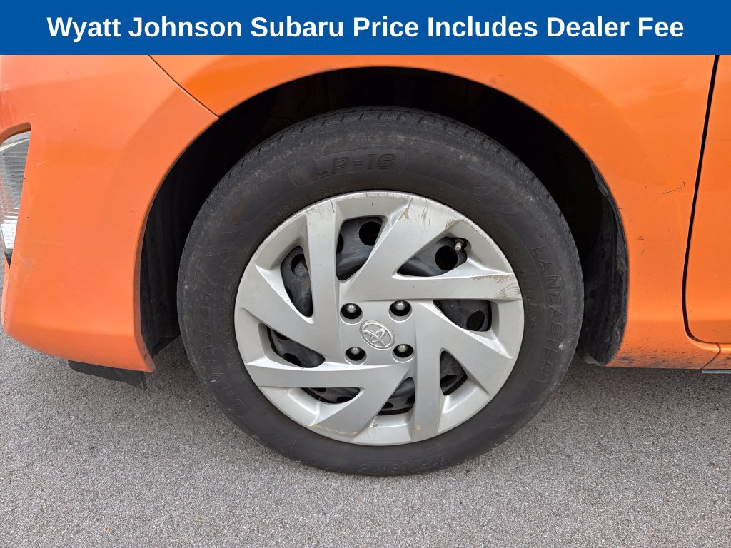 Used 2015 Toyota Prius C Two w/ Preferred Accessory Package FWD image 2