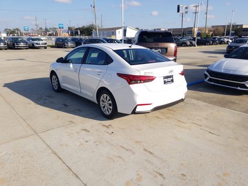 Used 2022 Hyundai Accent SE image 5