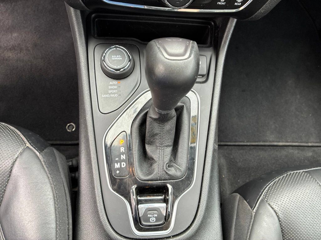 Used 2021 Jeep Cherokee Limited AWD/4WD image 22