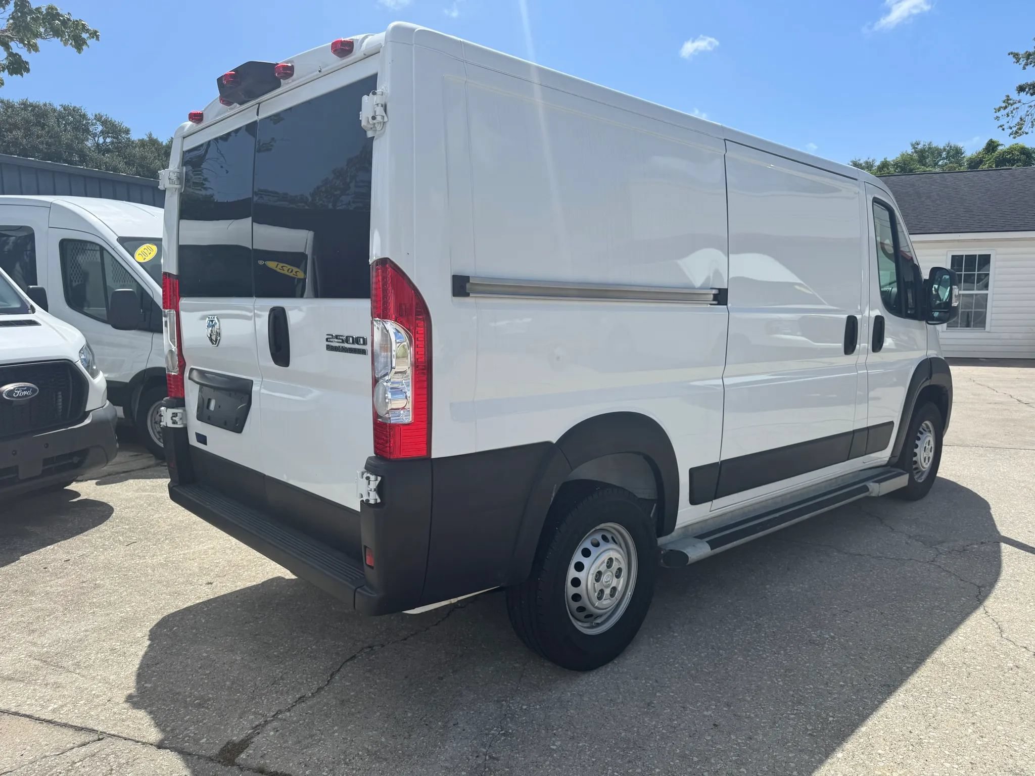 Used 2025 RAM ProMaster 2500 w/ U-Haul Equipment Group FWD image 10
