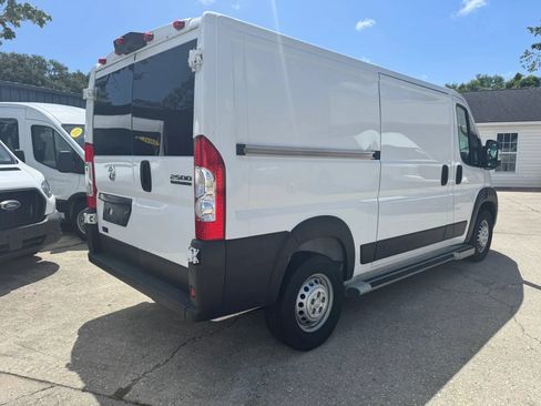 Used 2025 RAM ProMaster 2500 w/ U-Haul Equipment Group FWD image 10