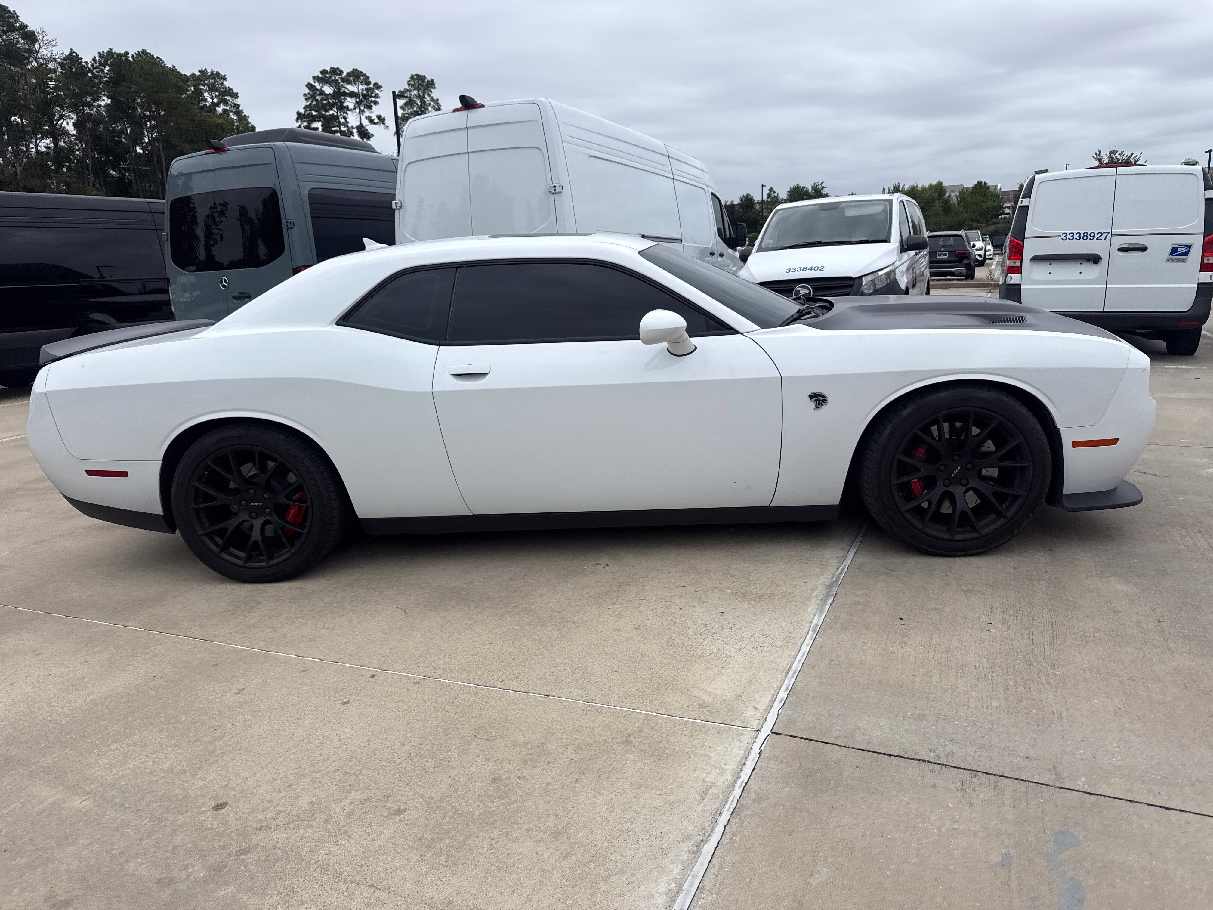 Used 2016 Dodge Challenger SRT Hellcat RWD image 3