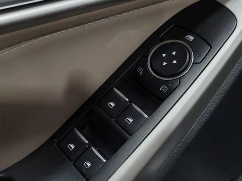 Used 2022 Ford Explorer XLT w/ Equipment Group 202A image 27