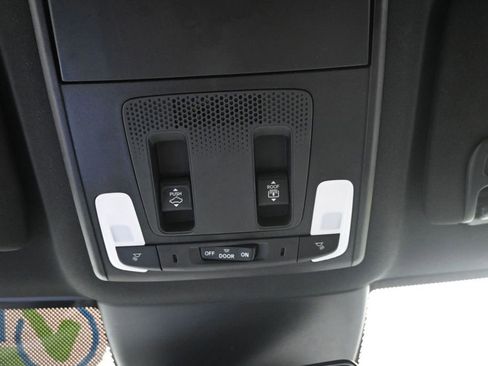 Used 2025 Honda Pilot TrailSport image 21