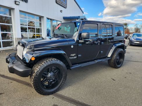 Used 2018 Jeep Wrangler Unlimited Sahara image 6