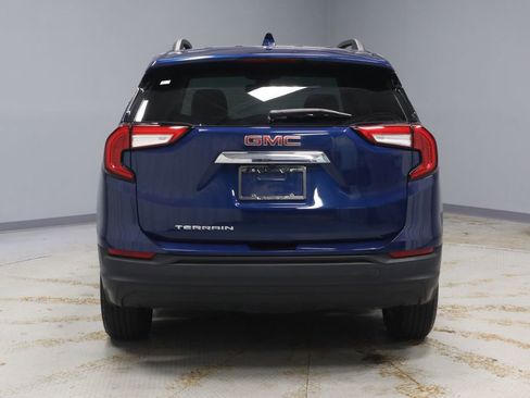 Used 2022 GMC Terrain SLE w/ Driver Convenience Package FWD image 7