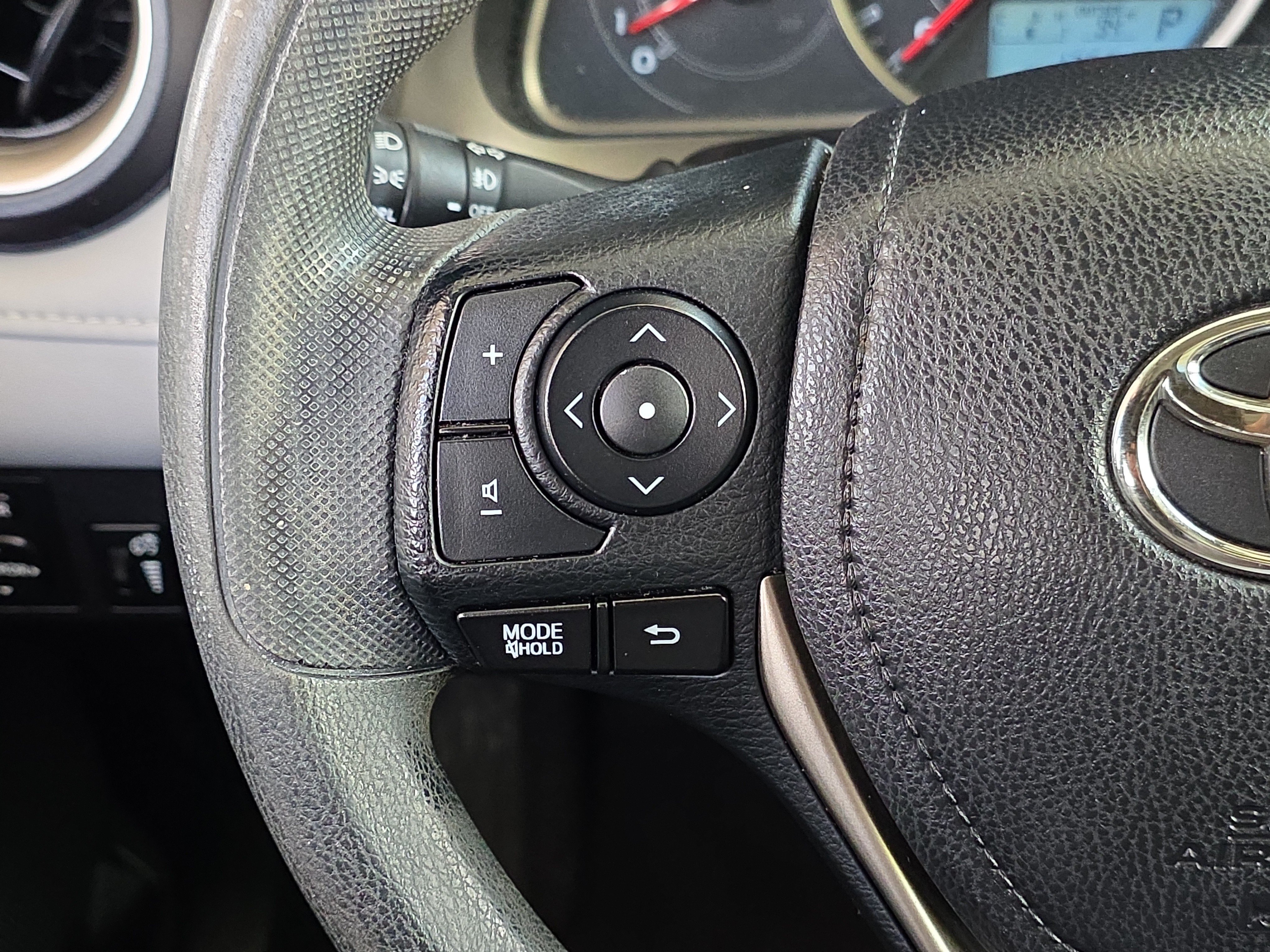 Used 2014 Toyota RAV4 XLE FWD image 14