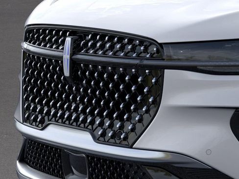 New 2026 Lincoln Nautilus Reserve image 17