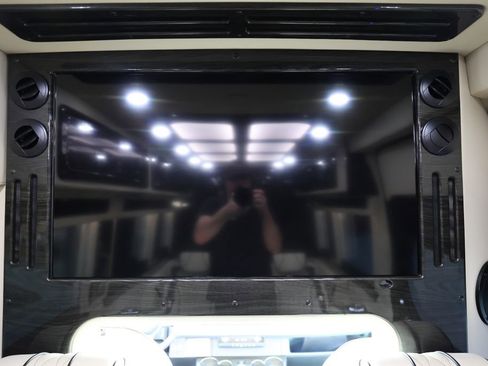 Used 2024 Mercedes-Benz Sprinter 3500 image 19