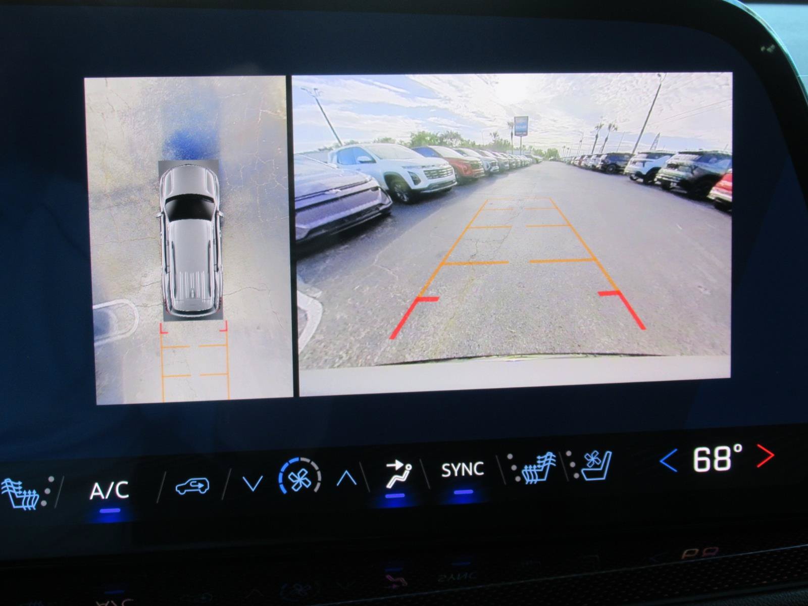 Used 2026 Chevrolet Traverse RS FWD image 30