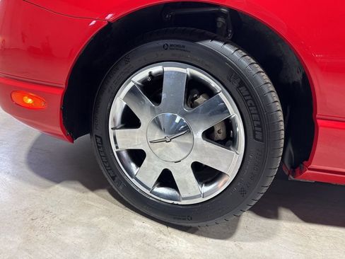 Used 2002 Ford Thunderbird RWD image 2