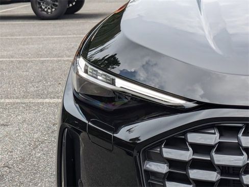 Used 2025 Audi Q5 Premium Plus w/ Premium Plus image 10