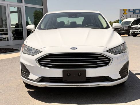 Used 2019 Ford Fusion SE FWD image 4