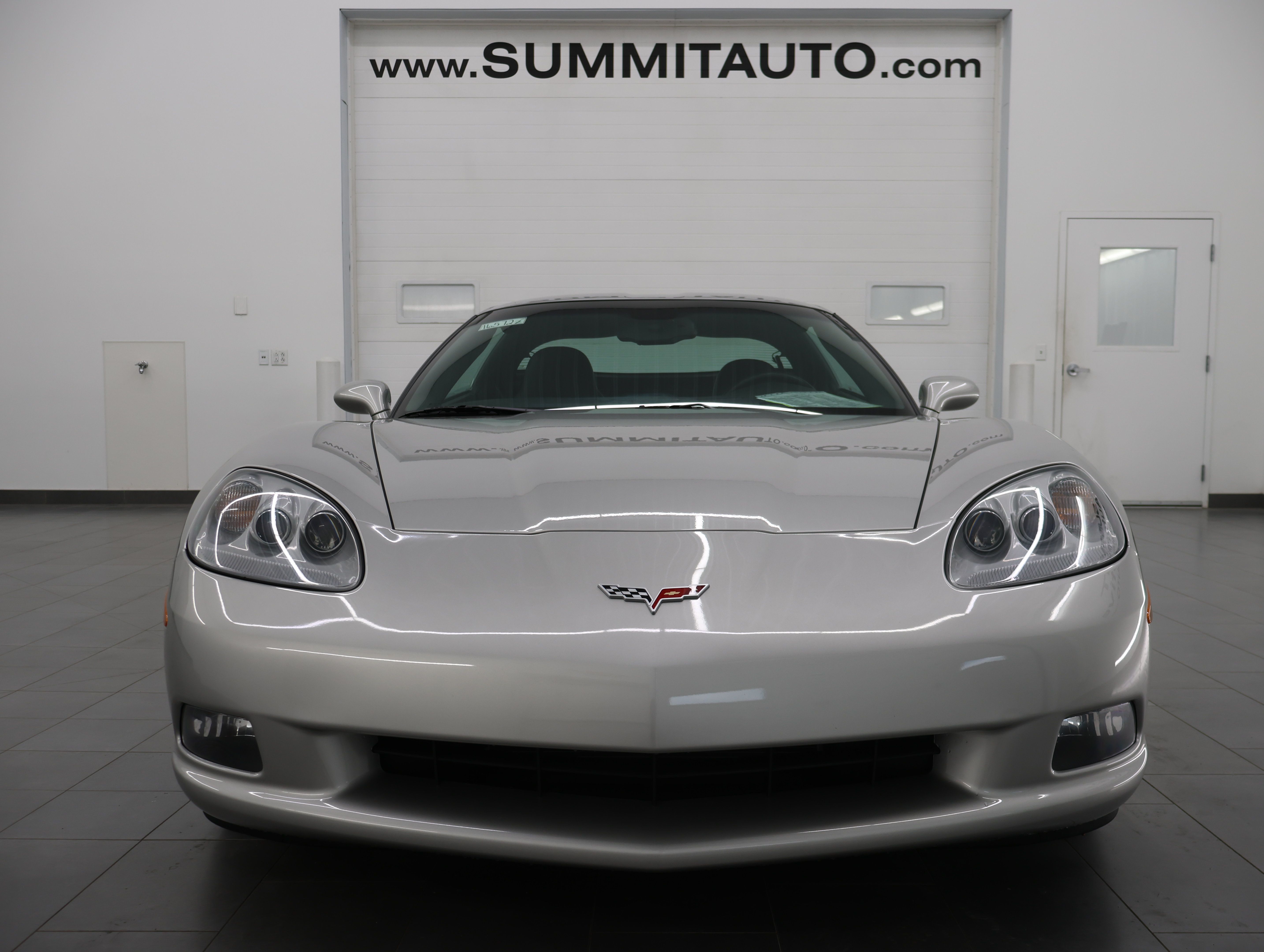 Used 2005 Chevrolet Corvette Coupe w/ Preferred Equipment Group RWD image 16