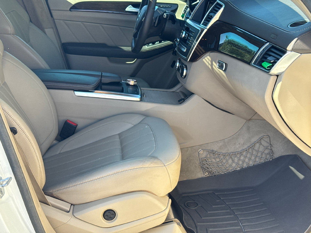Used 2015 Mercedes-Benz GL 450 4MATIC image 12