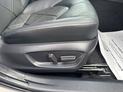 Used 2019 Toyota Camry XLE w/ Navigation Package FWD image 38